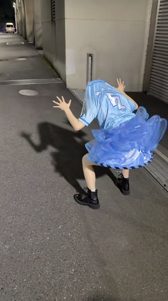 Pe__fz's tweet photo. こういうことをね　惜しげもなくやってくるから私の推しなんですよ
この人日本のトップクラスのアイドルですよ？笑
#真中まな https://t.co/G8jismdl9Q