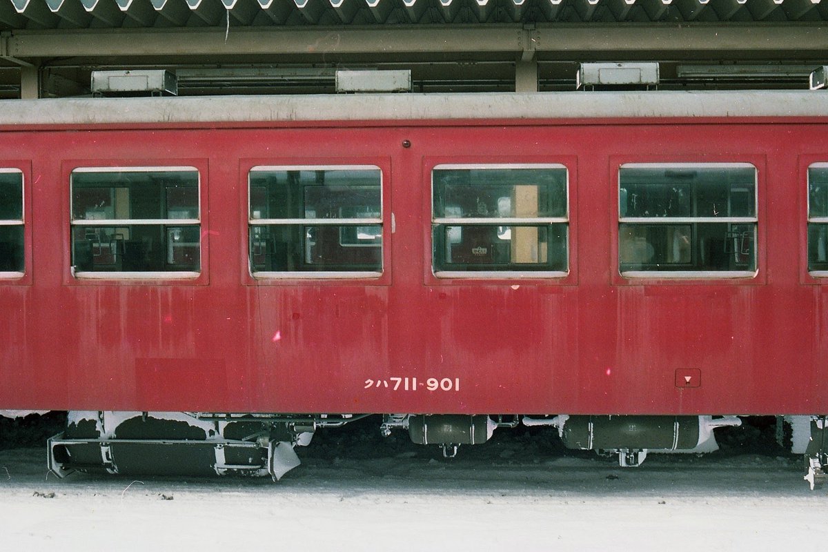 cB5rkK6NHSh0CqA's tweet photo. 7/11なので #711系 #試作車
①#クモハ711-901
②#クハ711-901
③クハ711-901
④同上
　撮影 83.2月 https://t.co/t5BBTUw0Fw