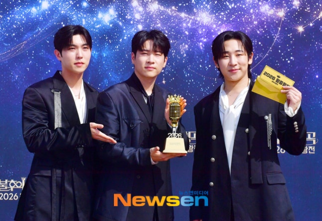 paperbarney's tweet photo. 김지훈 오늘 왜이케 청순함?🤭
리베란테 홧팅😘 https://t.co/b8i7KVxbJh