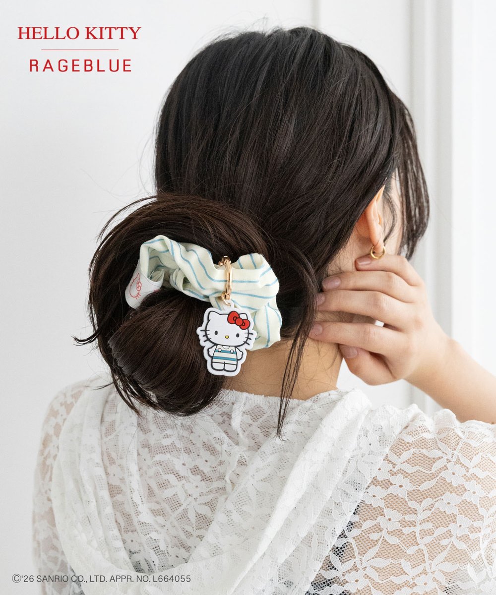 RAGEBLUEpress's tweet photo. ＼いよいよ本日発売！／

夏らしいマリンボーダー柄シュシュ。
ラバーストラップは取り外しも可能！

#ハローキティ        
#RAGEBLUE 
       
▼アイテム詳細はこちら▼
https://t.co/9chZWFFvcI https://t.co/ifPhj2e5wr