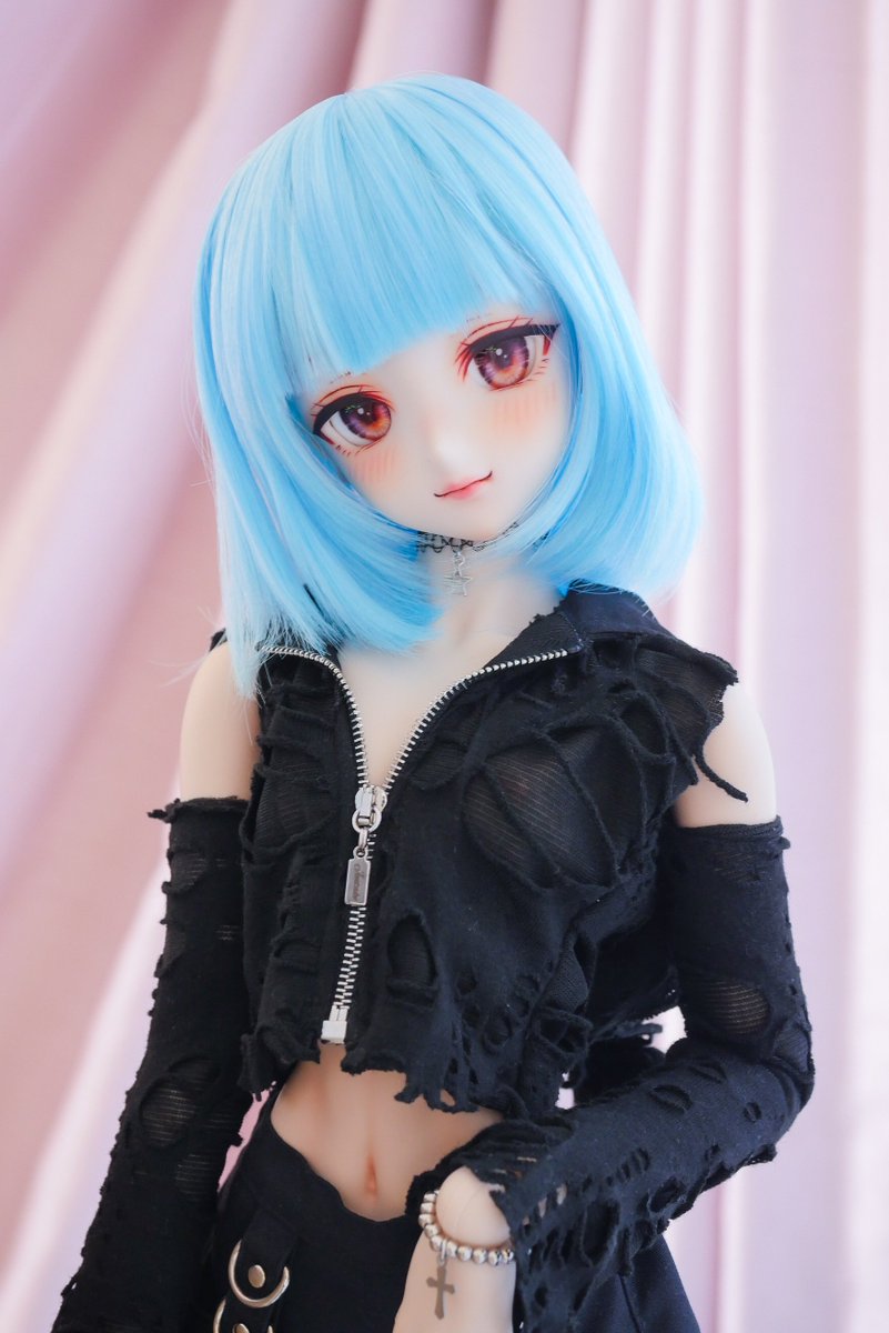 smilecapsule's tweet photo. 【Smile Capsule】
アイドール委託②
DDH-09 SW肌　カスタム
※アイホールソフビ盛り
※鼻の造形加工
#ヒビキっ子

おまけアイ:放課後エンジェル/壱子様製

#アイドール東京
【姫りんご＋Alice】
スペース➡︎I-01.02

🍎モデル着用
カラフルボブ
〈スカイブルー〉 https://t.co/vgz2A7eHjy