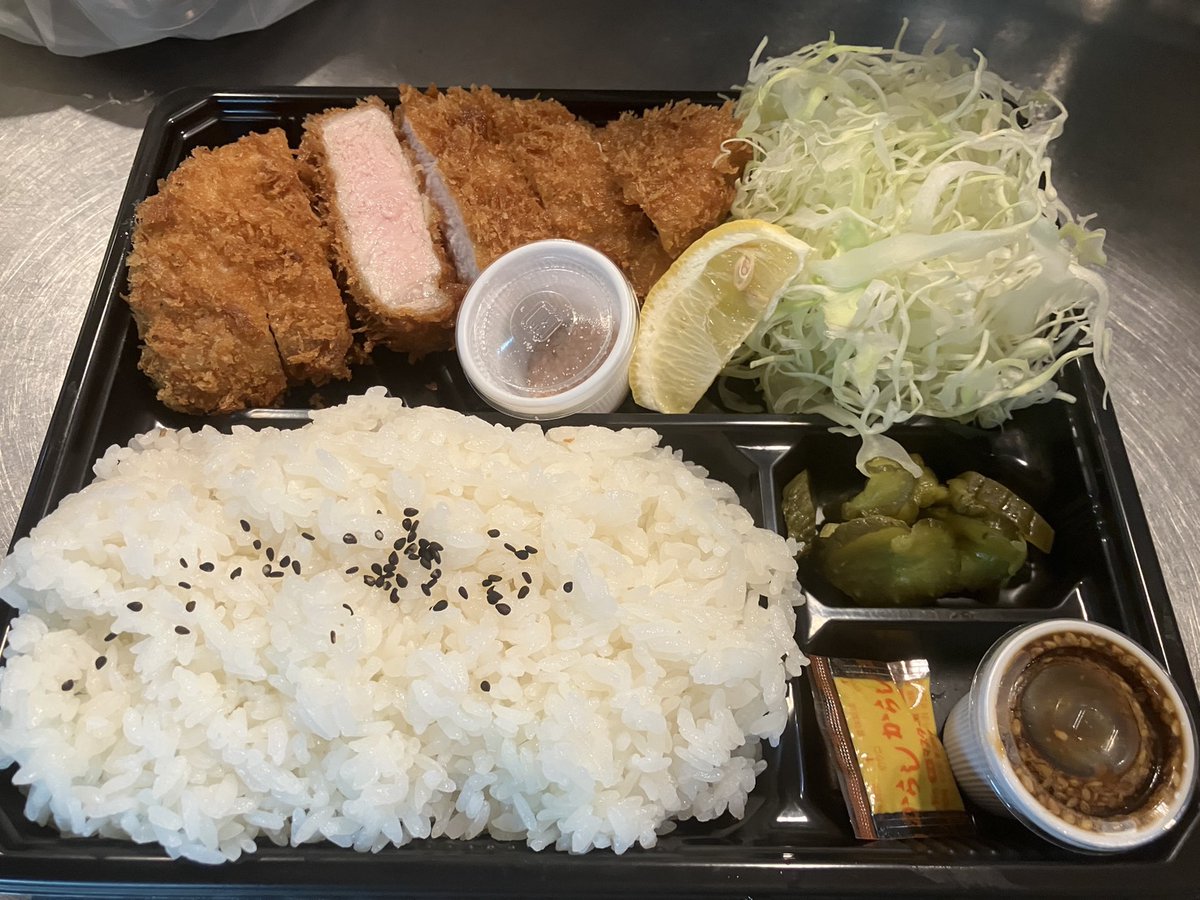 takeout_bento's tweet photo. 今日休日の方も多いと思います✨

☑何も作りたくない
☑でもちゃんと食べたい
そんなときはテイクアウト🍱🔥

「テイクアウト弁当ドットコム」で
今夜のごはん解決です💯💮
https://t.co/t9Dz2h89Xw https://t.co/lDvVt938Ol
