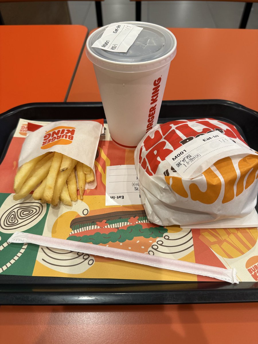 C89R06K's tweet photo. 店内バーキン久々 https://t.co/NrZF4Q5bwv