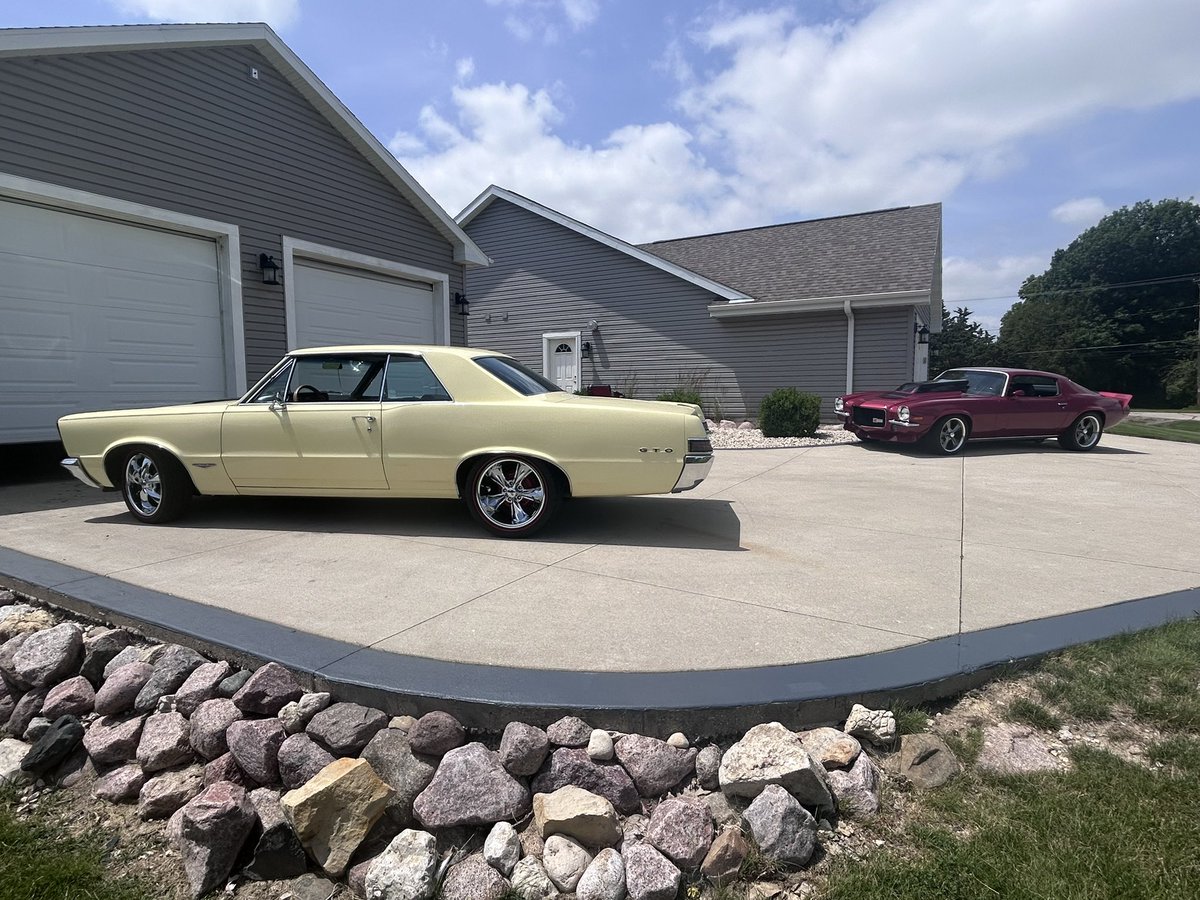 E63Rah's tweet photo. Beautiful Driveway Toys🙊🙊 https://t.co/LSbQyCOm1P