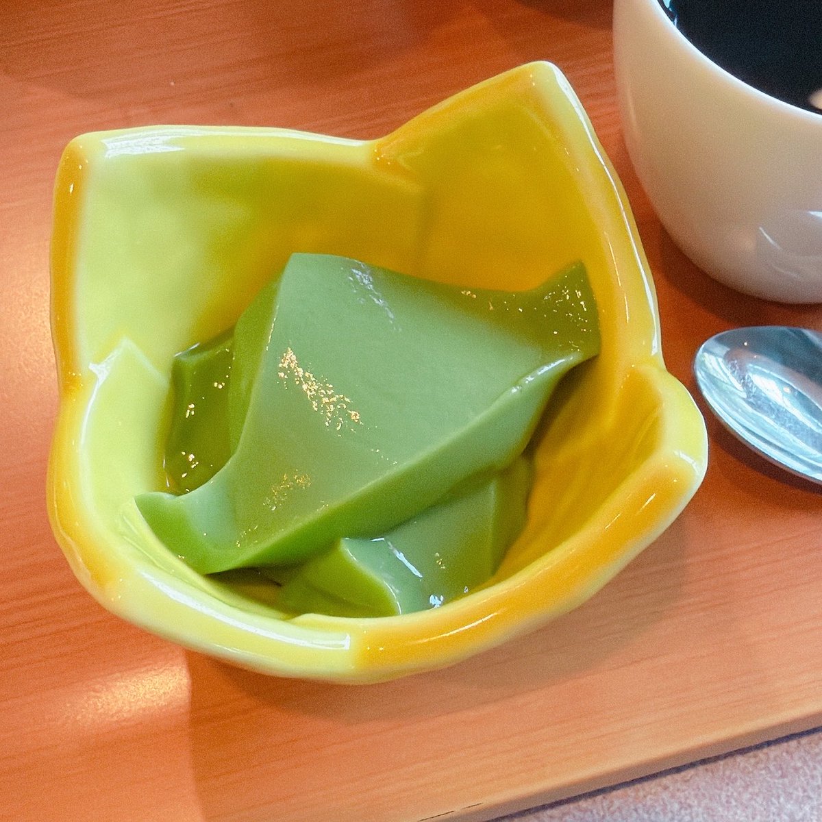 junineblog's tweet photo. 沼津のホテルで朝食🐟
ご当地メニューも充実しており大満足です。
沼津茶のプリンは最高🍵
#KEYAKI https://t.co/K8HGiYVood