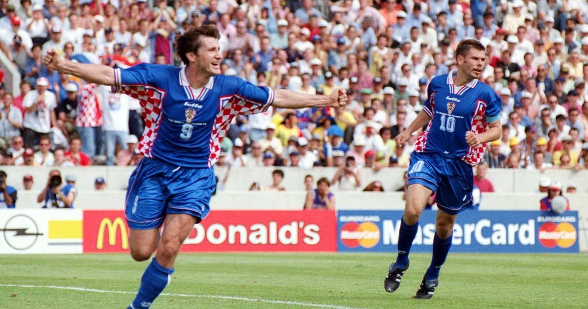CroatiaFooty's tweet photo. 20 years apart on the same day.

11.7.1998 - Beat the Netherlands to win the bronze at our first-ever World Cup

11.7.2018 - Beat England to reach our first-ever World Cup final

A special date for Croats everywhere. ❤️ 🤍 https://t.co/sNAzJtL8Lh