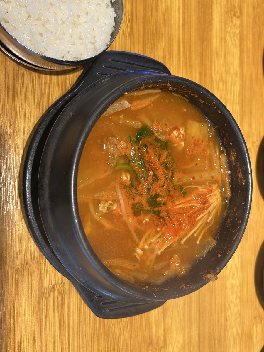 max__happiness's tweet photo. 韓国ワーホリ②94日目
今日のお昼は알탕にしてみた🤤
たらこ大好きだから本当に美味しかった🙌🏻
たくさん仕事して無事に華金を迎えることができました✨
アートメイクのリタッチ予約も完了☑️
仕事帰りにお酒、ダイソーで掃除セット買って帰った！
明日はお昼までゆったり寝たいな😴 https://t.co/HtYT1BPMYi