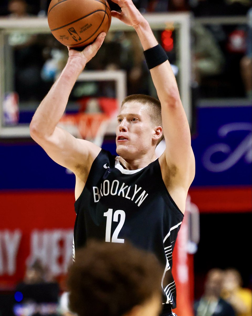 sahil_mittal24's tweet photo. Former #Illini Ben Humrichous in 19 minutes for Brooklyn today at NBA Summer League:

9 PTS (3-5 3PT)
5 REB
0 TO

The Nets defeated the Knicks 91-65. https://t.co/I7xhgKmnc2