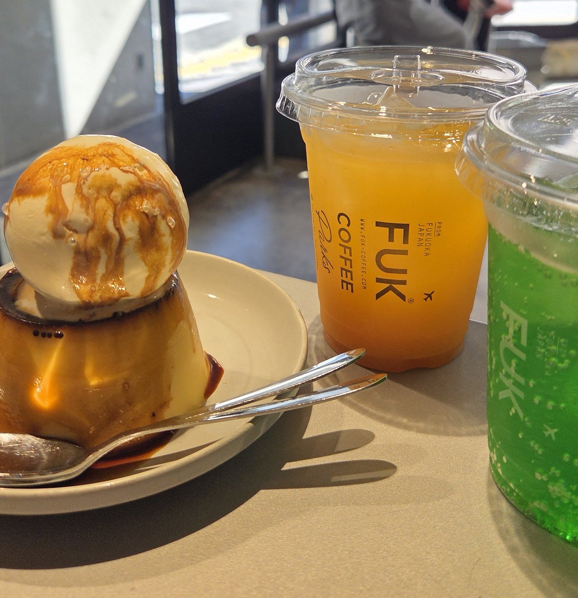 4kupan9's tweet photo. 📍FUK COFFEE
  푸딩 식감이 다른 푸딩에 비해서 단단했음!!
  너무 맛있었다 https://t.co/0ZWyjF2a7A