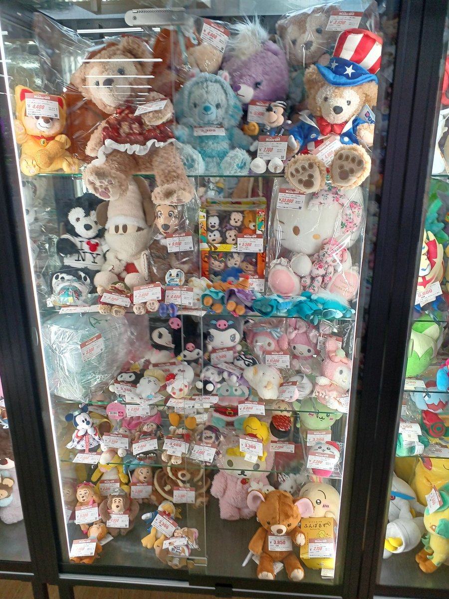 HBoowada's tweet photo. おはようございます☀️
当店ではカードだけではなく、
ぬいぐるみも販売しております。
最近人気のキャラクターから昔懐かしのキャラクターまで‼️
是非とも当店まで探しに来てはいかがでしょうか❔
ご来店お待ちしております‼️✨
#ホビーオフ #八王子大和田 https://t.co/elfdWqQnW1