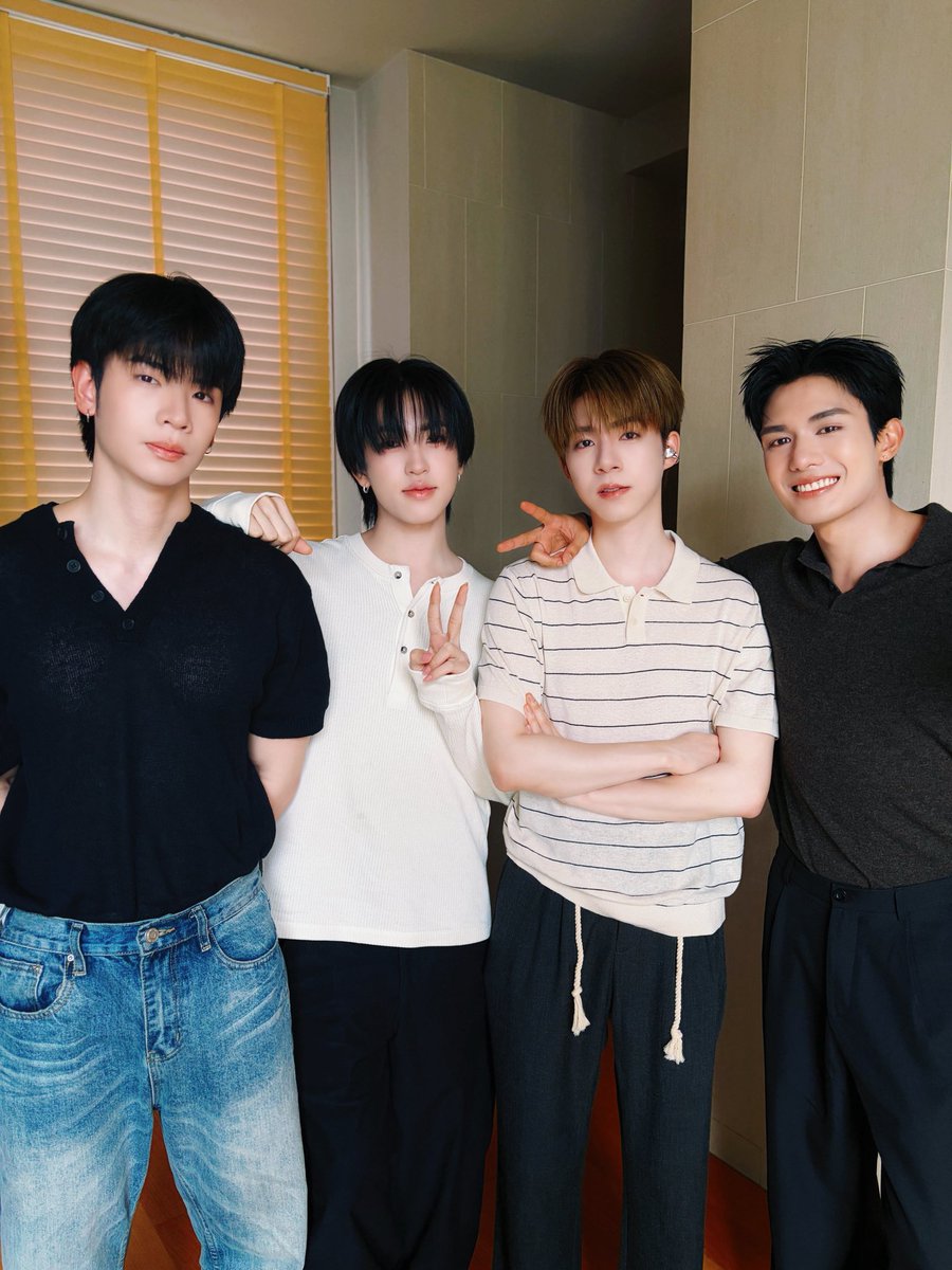 DomundiTV's tweet photo. “เน็ต” @netsiraphop “เจเจ” @jj_rcp “ลาเต้” @latte_tnc และ “คิม” @Kkim_pongsaton พร้อมแล้วสำหรับกิจกรรมคนดีอาสาทำดี x ภพเธอ ✨

#คนดีอาสาทำดีxภพเธอ https://t.co/75VO6H57yt