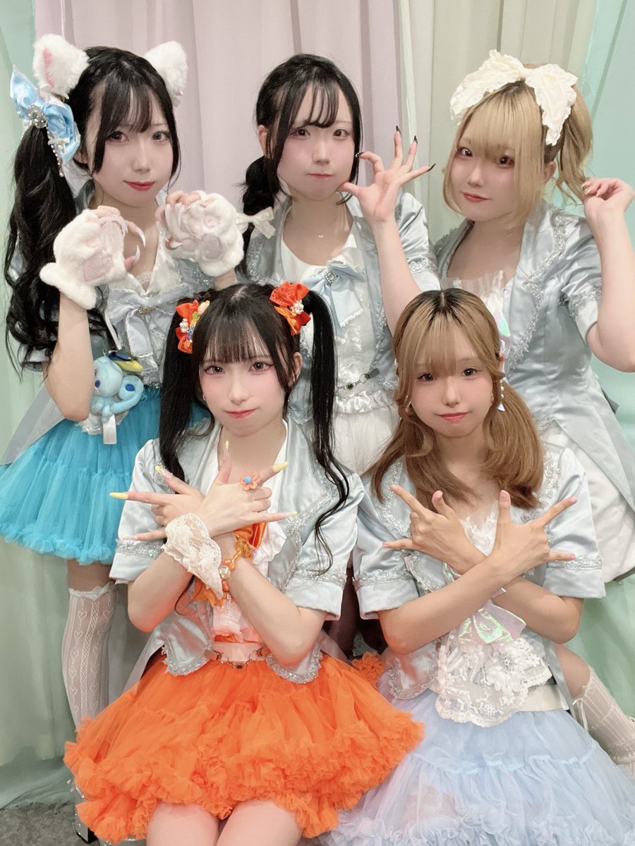 今日！ねむ！barも！残ります！ ダイナーのウェイトレスねむちゃんに