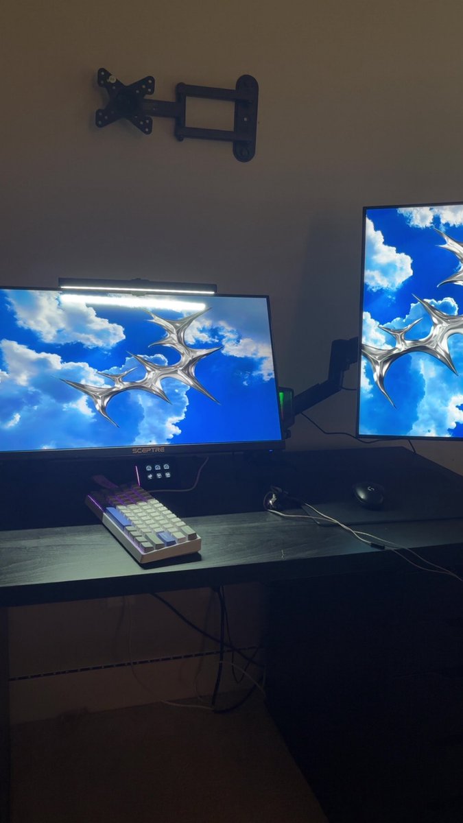 awphers's tweet photo. 1-10 RATE THE SETUP 💫 (improvement comments would be awesome as well!!)
#fyp #awphers #fypシ゚viralシfypシ゚ #setup #pc #content https://t.co/T7uhAne09k