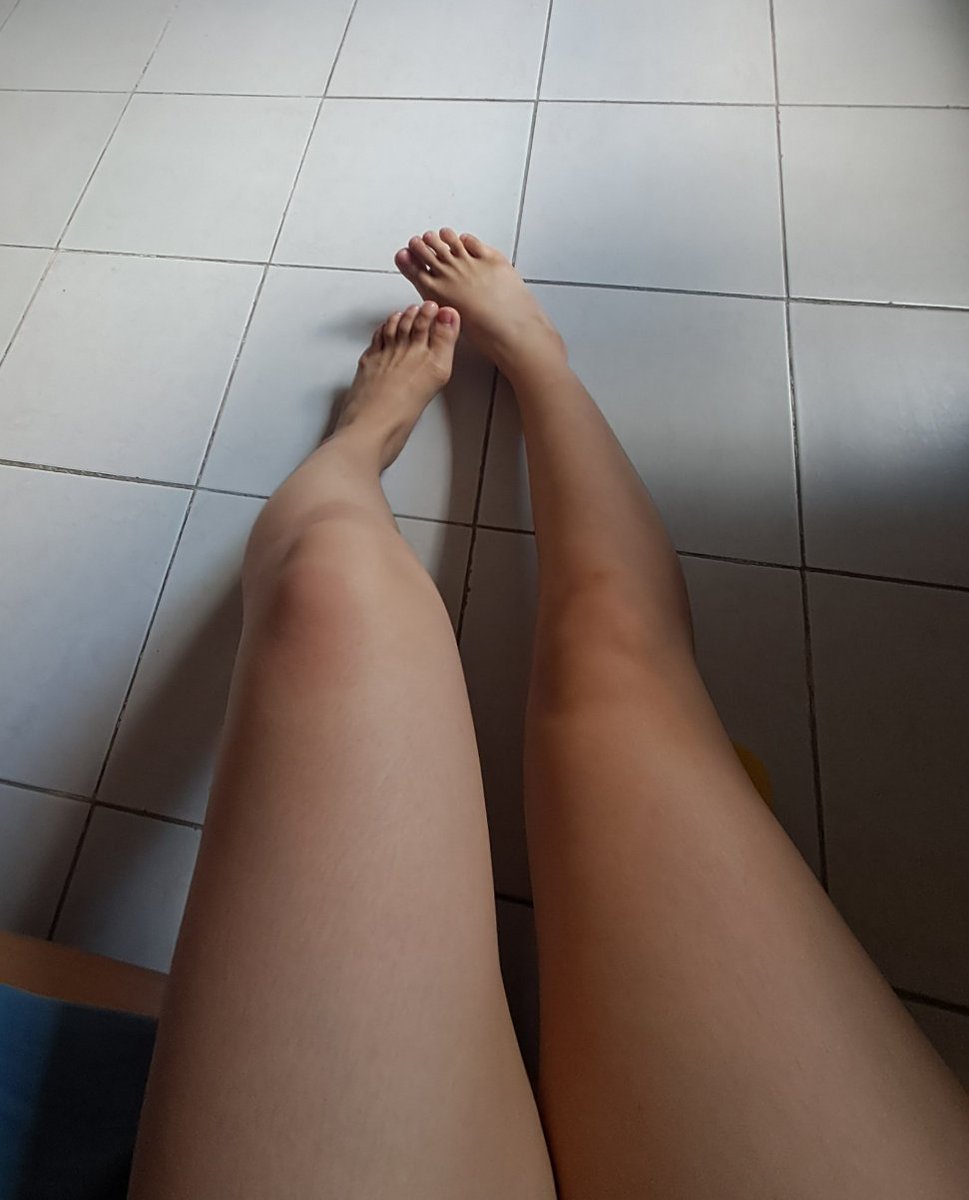 ch1arixx's tweet photo. #feet #groommetwt #groometwt https://t.co/7kLGsMkLE2