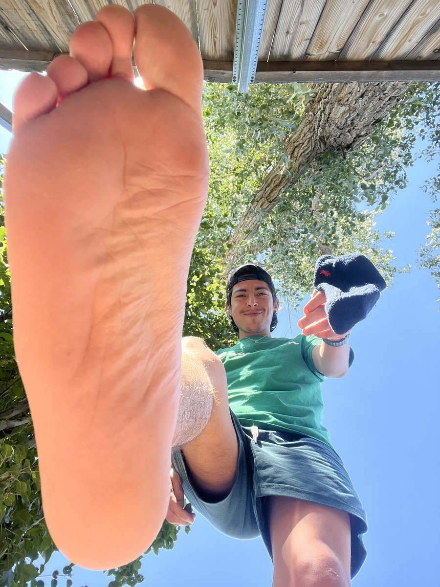 gardenercrossin's tweet photo. what are you doing down there? https://t.co/elitA0s7o4