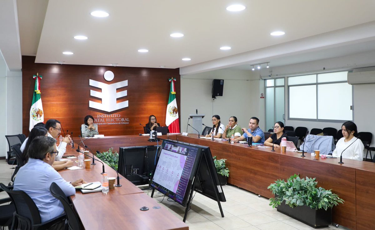 IEEPCO's tweet photo. 📄#IEEPCO realiza curso de capacitación “Claves para el Proceso Electoral del Poder Judicial Local: experiencias, retos y aprendizajes desde el OPLE de Veracruz”. Leer comunicado en https://t.co/qYvHZvCxNK https://t.co/ZQEPmYQwYk