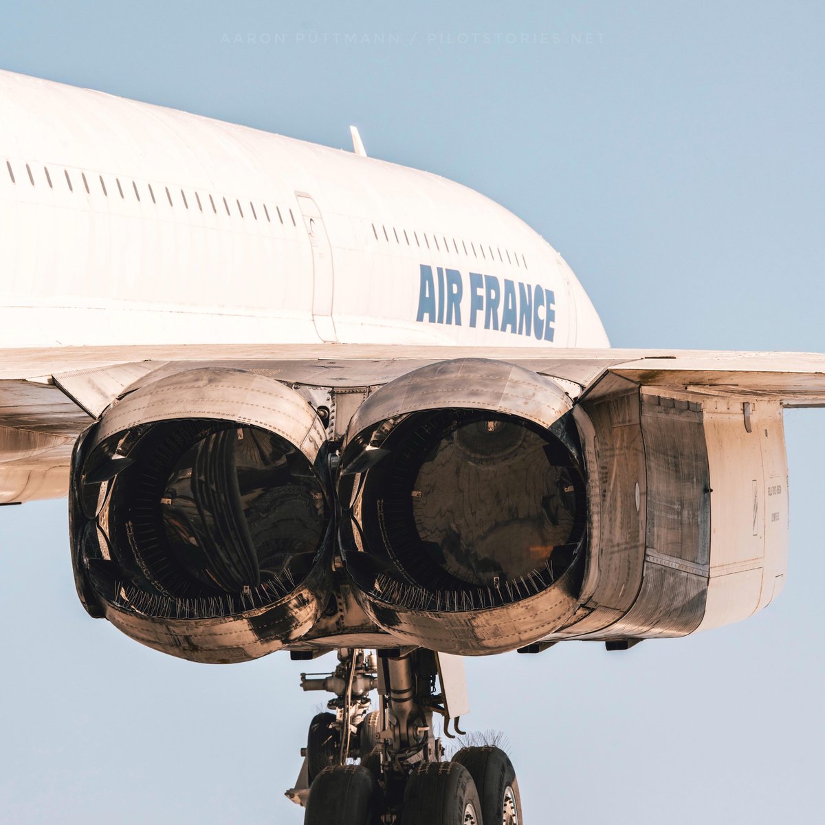 ToughSf's tweet photo. Developing high thrust, high efficiency jet engines for SSTs in the 1960s on both sides of the Atlantic, with details on RR's Olympus 593 (afterburning turbjet), P&amp;W's JTF17 (duct-heating turbofan) and GE's GE4 (most powerful turbojet ever):
https://t.co/3SoW6FZprx https://t.co/lk2A0OLTgy