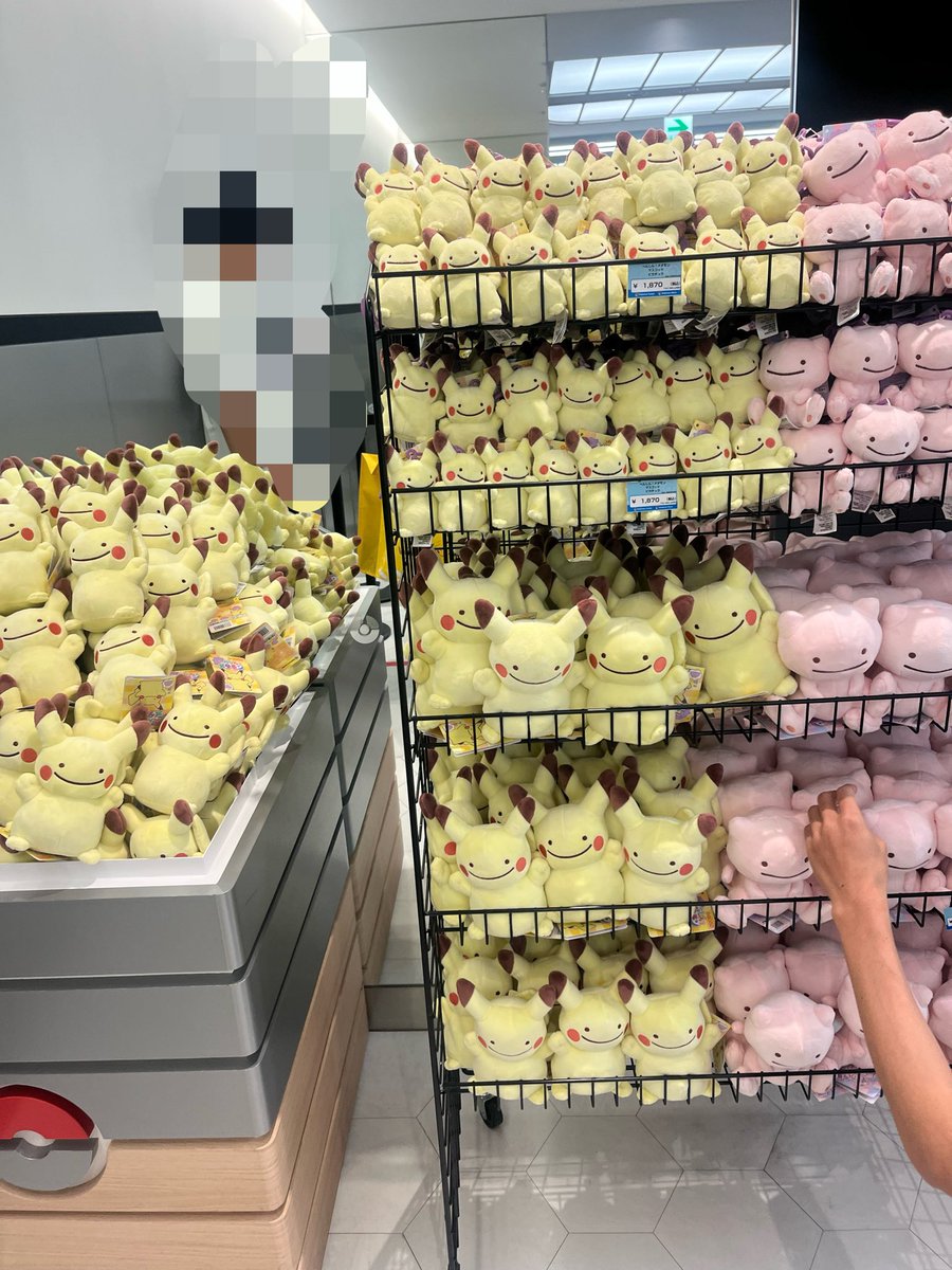 pikamania1995's tweet photo. カイリュー＆カイリューカラビナ、ラプラス＆ラプラスカラビナ、ピカチュウカラビナ以外代行できます！ https://t.co/Z7Mf14VgGK