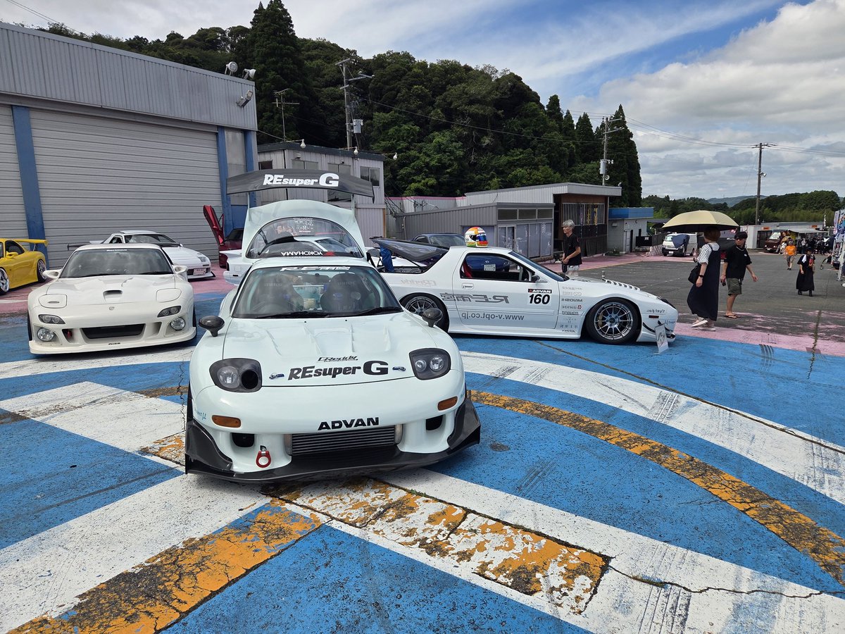 rx7_takeyariFC's tweet photo. 搬入完了です
ドレコンエリアに置いてます https://t.co/7Q4nok5JYd