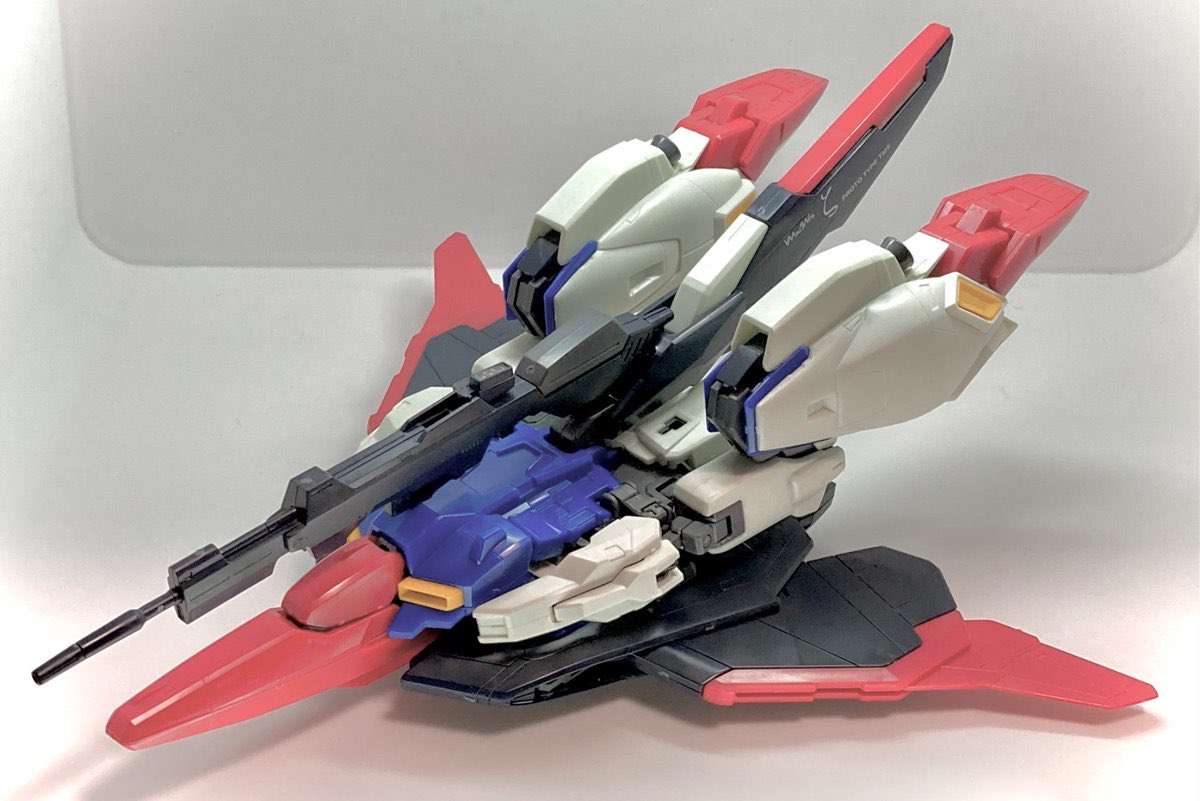 GetByLab's tweet photo. #わたしの好きなZ
MGゼータガンダム1.0
1996年発売3000円(税抜)
こっちがver.Kaでは！？って位カトキ味！

旧キットからたった10年∑(ﾟДﾟ)凄いって！ https://t.co/wnZGTFlnqA