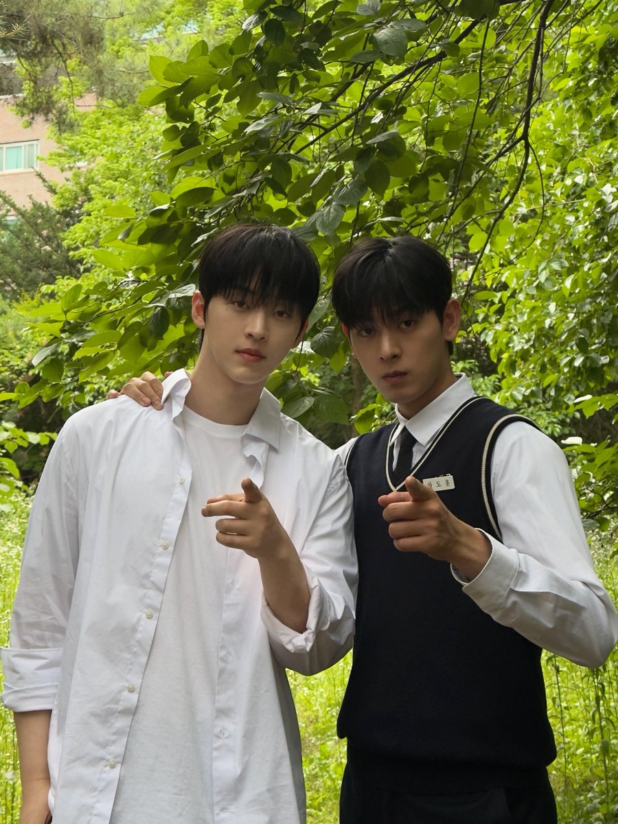 818svs's tweet photo. 유신이님이 뱀사팀 사진 올려주셧다 🥹🥹 https://t.co/sPOGKdaoWU