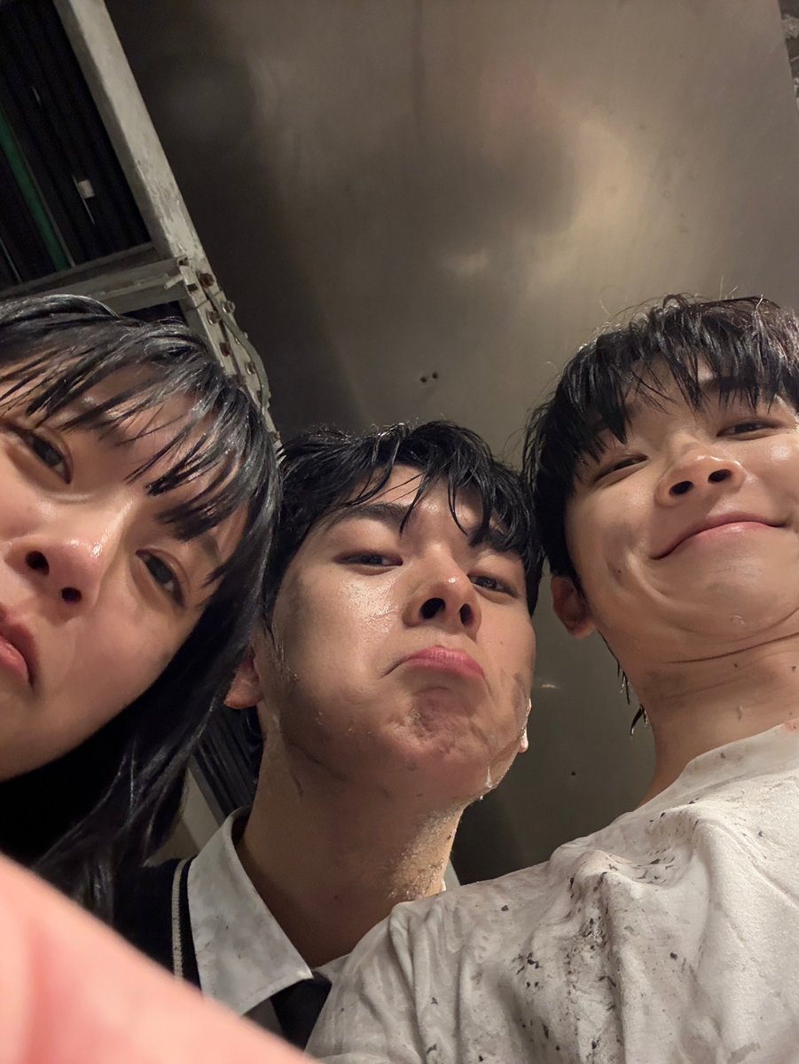 818svs's tweet photo. 유신이님이 뱀사팀 사진 올려주셧다 🥹🥹 https://t.co/sPOGKdaoWU