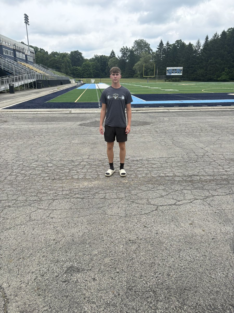 BronxJamison05's tweet photo. I had a wonderful visit at @Thiel_FB! thank you @CoachPolis @robferrazzani for your time and talking football!
@CoachDindl https://t.co/dgqOziG5se