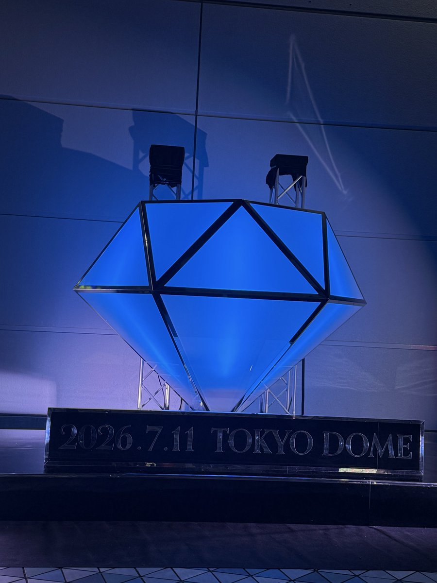 BADTZ_00's tweet photo. 昨日の夜見てきた
未完成フォトスポット💎笑
夜また完成版で光ってるの見に行きます、、笑 https://t.co/3JGUYwXCZ3