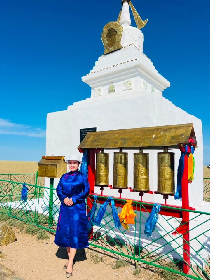 nergui_d's tweet photo. 🇲🇳 Тулгар төрийн 2235 жил, Их Монгол Улс байгуулагдсаны 820 жил, үндэсний эрх чөлөө, тусгаар тогтнолоо сэргээн мандуулсны 115 жил, Ардын хувьсгалын 105 жил, Үндэсний их баяр наадмын мэнд дэвшүүлж, аз хийморь, эрүүл энх, амжилт бүтээл, сайн сайхан бүхнийг хүсэн ерөөе. https://t.co/bYm1l1IPXI