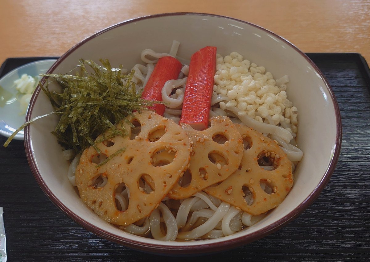 634Cowboy_Offl's tweet photo. 古代蓮の里と言えば、
やっぱりこのメニュー！！

夏の名物でもある、
ぶっかけ蓮きんぴらうどんを大盛にして
頂いているとこなんだよな😋💬 https://t.co/GLgZCSQSTf