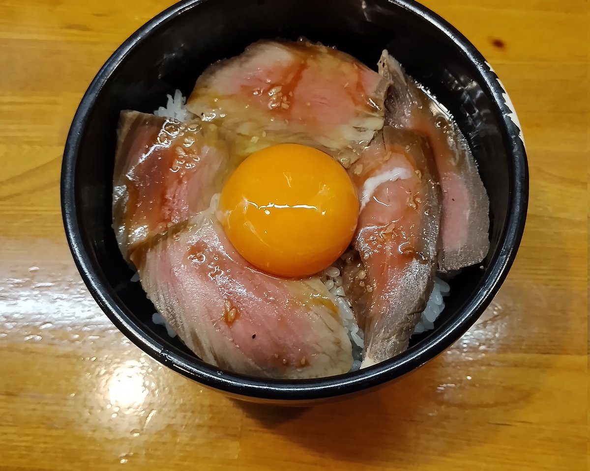 akidu_menya's tweet photo. おはようございます❗本日7/11(土)は昼のみ営業いたします✨

ミスジの特上レアチャーシュー丼今日で終わりそうです！
牛骨と丸鶏の白湯そばあります😊

よろしくお願いいたします🙇

#麺屋あきづ
#埼玉
#埼玉ラーメン
#上尾ラーメン
#牛骨ラーメン
#出前館
#Raプラス https://t.co/LPQ9ppHE1J