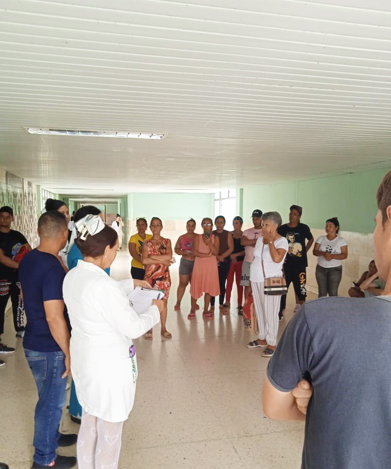 GladielisA86100's tweet photo. Porque el intercambio con familiares y pacientes es vital para lograr satisfacción, hoy se realizó en el #HospitalGuevara varias dinámicas de sala en varios escenarios #LasTunas @MINSAPCuba @gobiernotunas @LorenzoOsbel @DtorDgsTunas @DirGestionTunas  @marianela7772 @Heghelastunas https://t.co/Izq3Av5CZd