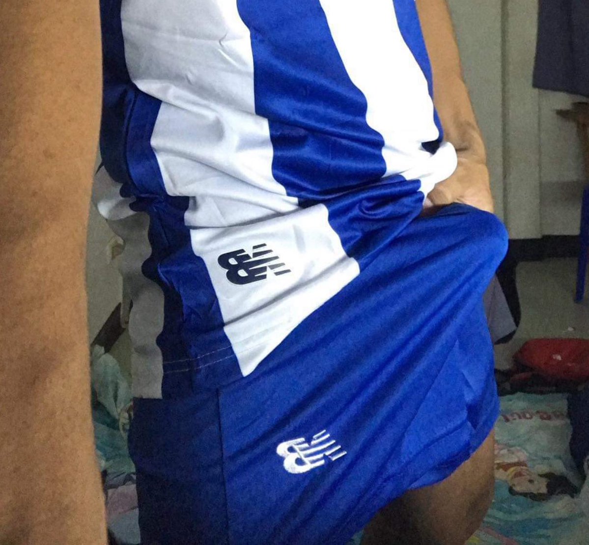 Trakranssv's tweet photo. ใส่แล้วควยแข็งดีจริง #ชุดบอล #กางเกงบอล #กกน #อุบลลับๆ #ในเมืองอุบล #วาริน #เงี่ยนควยชักว่าวน้ำแตก https://t.co/VZOoV9oAu1