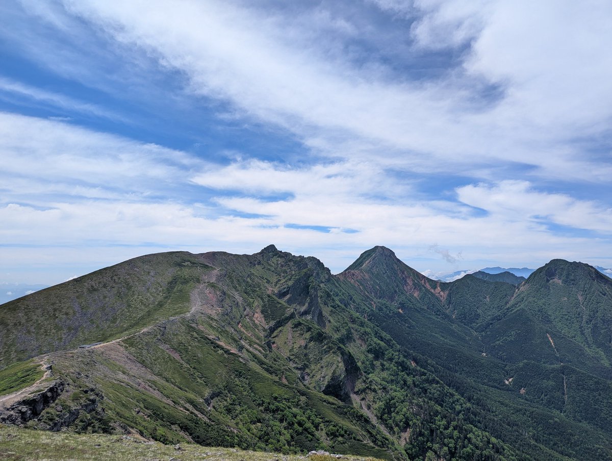 zeed_ex's tweet photo. 八ヶ岳へ
ん〜登山日和 https://t.co/WvNJ9EPrA9