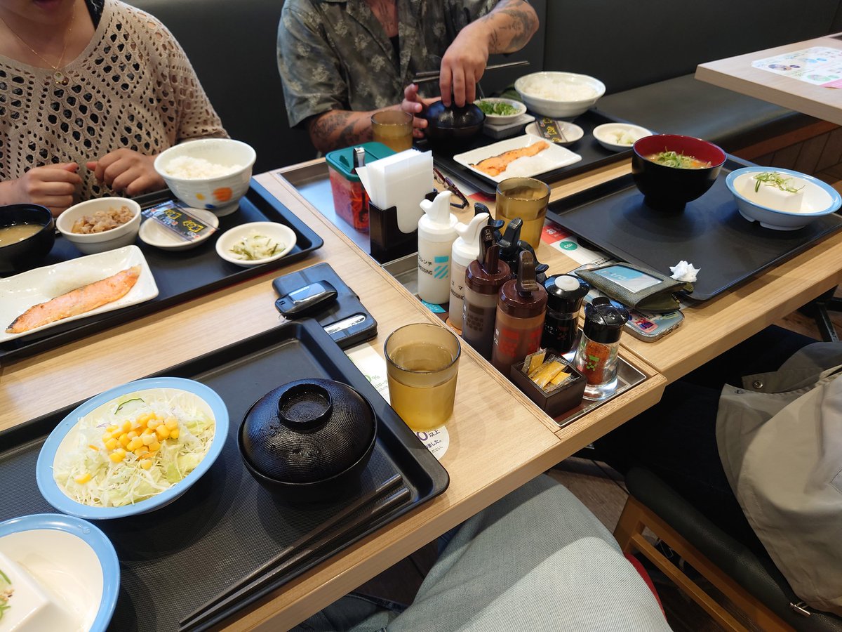 SLOT89006353's tweet photo. 豚汁なかった😢
200キロカロリー https://t.co/bIYBVUTyVE