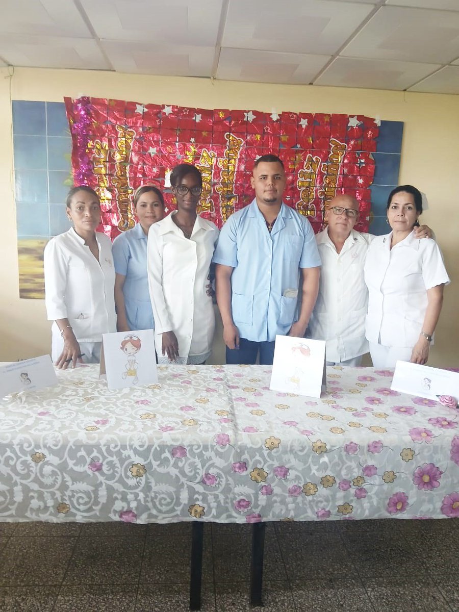 GladielisA86100's tweet photo. En la semana que cierra en el #HospitalGuevara fue sede de los exámenes de los estudiantes de Enfermería del Curso Regular Diurno, del Técnico Superior de Ciclo Corto y del Curso por Encuentro. Éxitos a estos jóvenes y el agasajo para el claustro #LasTunas @MINSAPCuba @DptoT38877 https://t.co/RwAitB0S1y