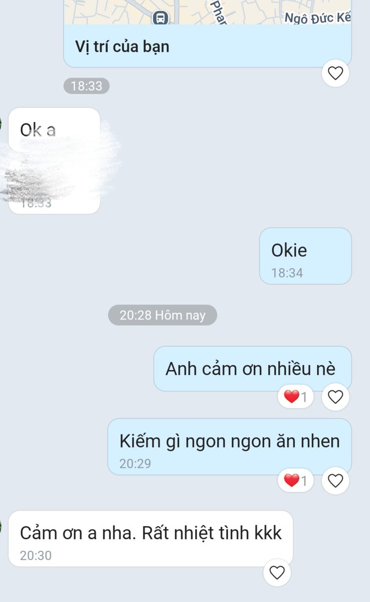 BiMore68's tweet photo. Một chiều thứ 6 đầy nắng gió, em Bi vừa tan buổi đào tạo công ty thì bé bot cũng tan làm. 

Tin nhắn bé hiện lên: “Nay gặp không anh?” 

Chỉ nửa tiếng sau, em Bi đã gõ cửa phòng khách sạn. Em Bi mở cửa bước vào, chào bé vui v��� và vào vệ sinh cho sạch sẽ thơm tho. Bé khóa cửa lại và tắt hết đèn chính vhỉ chừa cửa nhà vệ sinh hé mở, để ánh sáng mờ nhạt hắt ra, bao trùm căn phòng trong không khí vừa tối vừa gợi tình.

“Follow anh lâu rồi, nay em hôm nay cuối cùng cũng dám book anh á…” ẻm thì thầm, em Bi vừa cười mỉm, tay lột sạch chiếc khắn quấn trên người bé. 

Em Bi đẩy bé ngã ngửa lên giường lớn và bắt đầu ngay. Tay vén chiếcó áo ẻm lên ngang ngực, miệng em ngậm lấy núm vú bé dưới ánh sáng mờ, mút mạnh, lưỡi liếm vòng tròn khiến bé cong lưng rên khẽ. 

Em Bi liếm dọc cơ thể bé, bú cặc bé sâu đến họng, mút trứng dái bé. Cặc bé cứng ngắc nhanh chóng, nước nhờn bóng loáng dưới ánh đèn nhà vệ sinh le lói. 

Bé bot bất ngờ chủ động. Bé đẩy em nằm ngửa, cúi xuống bú vú em nhiệt tình, mút núm vú em mạnh mẽ. Rồi bé trượt xuống thấp, liếm dọc thân cặc em đang căng cứng, ngậm trọn bú rên rỉ, lưỡi quấn quanh đầu khấc. Bé còn đẩy hai chân em lên cao, liếm sâu vào lỗ ass em một cách dâm đãng, khiến em Bi rên lớn.

Sau màn dạo đầu nóng bỏng hai chiều, em Bi không chờ nổi. Em đặt bé nằm nghiêng, nâng một chân bé lên vai và đẩy cặc em từ từ trượt sâu vào lỗ ass bé. Ban đầu em đụ chậm rãi, từng cú nhấp đi rất sâu, cặc em chạm tận cùng lớp thịt nóng bỏng siết chặt. 

Ánh sáng mờ từ nhà vệ sinh chiếu lên khuôn mặt bé đang ngập trong khoái lạc, nước mắt lăn dài vì sướng. Em Bi tăng nhịp dần, chuyển sang tư thế truyền giáo, dập mạnh và sâu hơn. Rồi em nằm ngửa, kéo bé ngồi lên, cặc em chôn sâu trong lỗ ass bé. 

Bé bắt đầu nhún. Ban đầu chậm rãi để tận hưởng độ dày nóng bỏng của cặc em Bi, sau đó hông bé c��ng lúc càng mạnh mẽ, dập đùng đùng. Hai tay bé chống ngực em, mông nâng lên hạ xuống liên hồi, cưỡi em Bi cuồng nhiệt. Lỗ ass bé siết chặt từng nhịp, nước nhờn tuôn ra ướt át bụng và đùi em. Bé cưỡi càng lúc càng nhanh, hông xoay tròn rồi dập mạnh không ngừng. Cặc bé cứng ngắc đung đưa, không cần chạm tay. Bé rên lớn, toàn thân run bần bật, lỗ ass co thắt dữ dội. Tinh dịch bé phun mạnh lên ngực em Bi, lên bụng em, nóng hổi và trắng đục dưới ánh sáng mờ mờ. Em Bi siết chặt hông bé, đáp lại mạnh mẽ. 

Cả hai ôm chặt nhau, mồ hôi hòa quyện, thở dốc trong căn phòng chỉ còn ánh đèn le lói.

---
📱Nếu anh em cần đổi gió hoặc muốn có một cuộc vui trọn vẹn và khác biệt thì đừng ngần ngại mà nhắn em Bi nhé. Em Bi chờ tin của anh em.