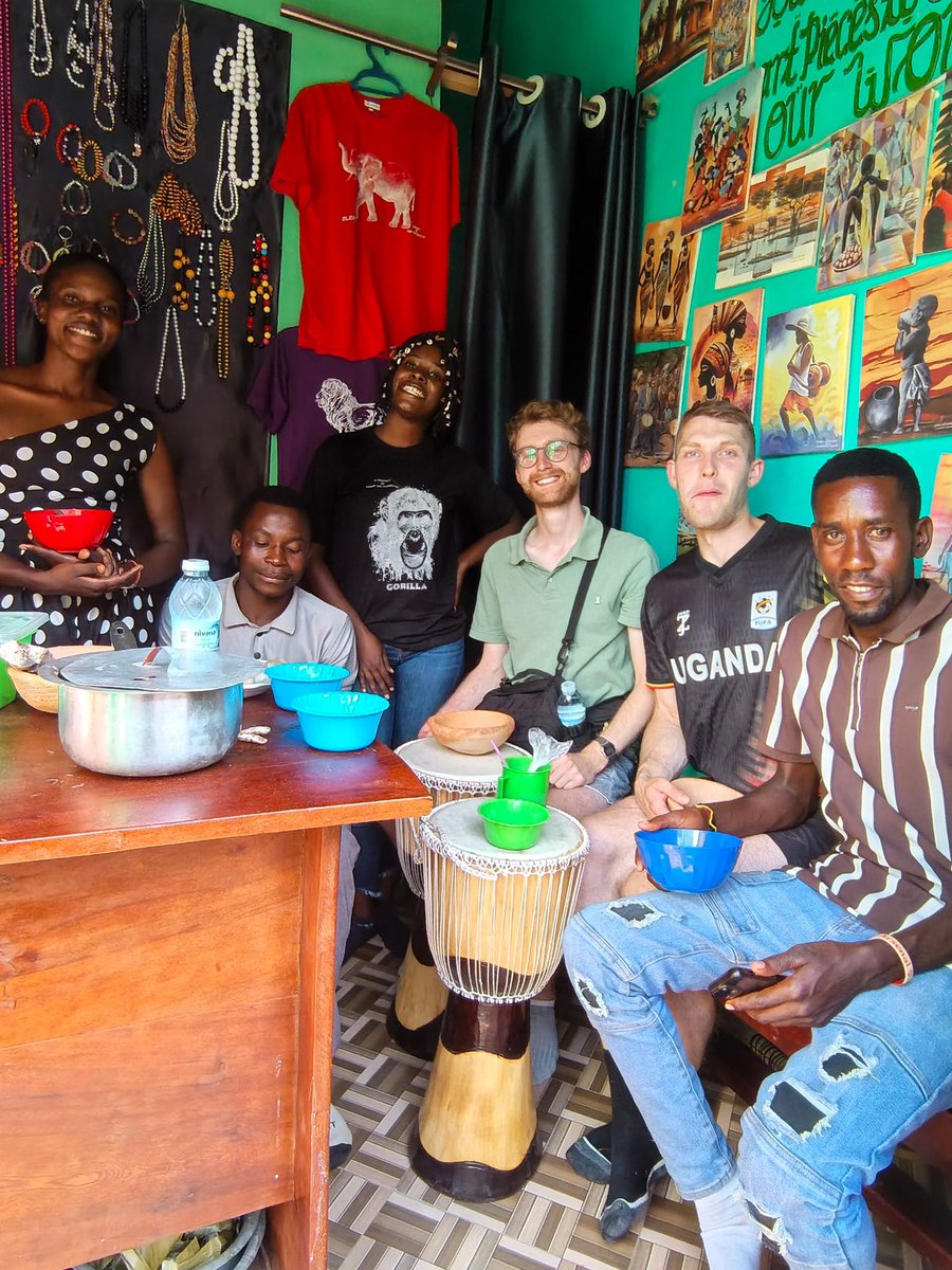 Front_Aid_'s tweet photo. We were delighted to welcome Leon and Till to the Front Aid Foundation Craft Store in Bwaise, Uganda. They learned about our work in education, climate action, and community empowerment while experiencing Ugandan culture. 💚 #FrontAidFoundation #Uganda #EveryChildCounts https://t.co/SHQmBiBNjW