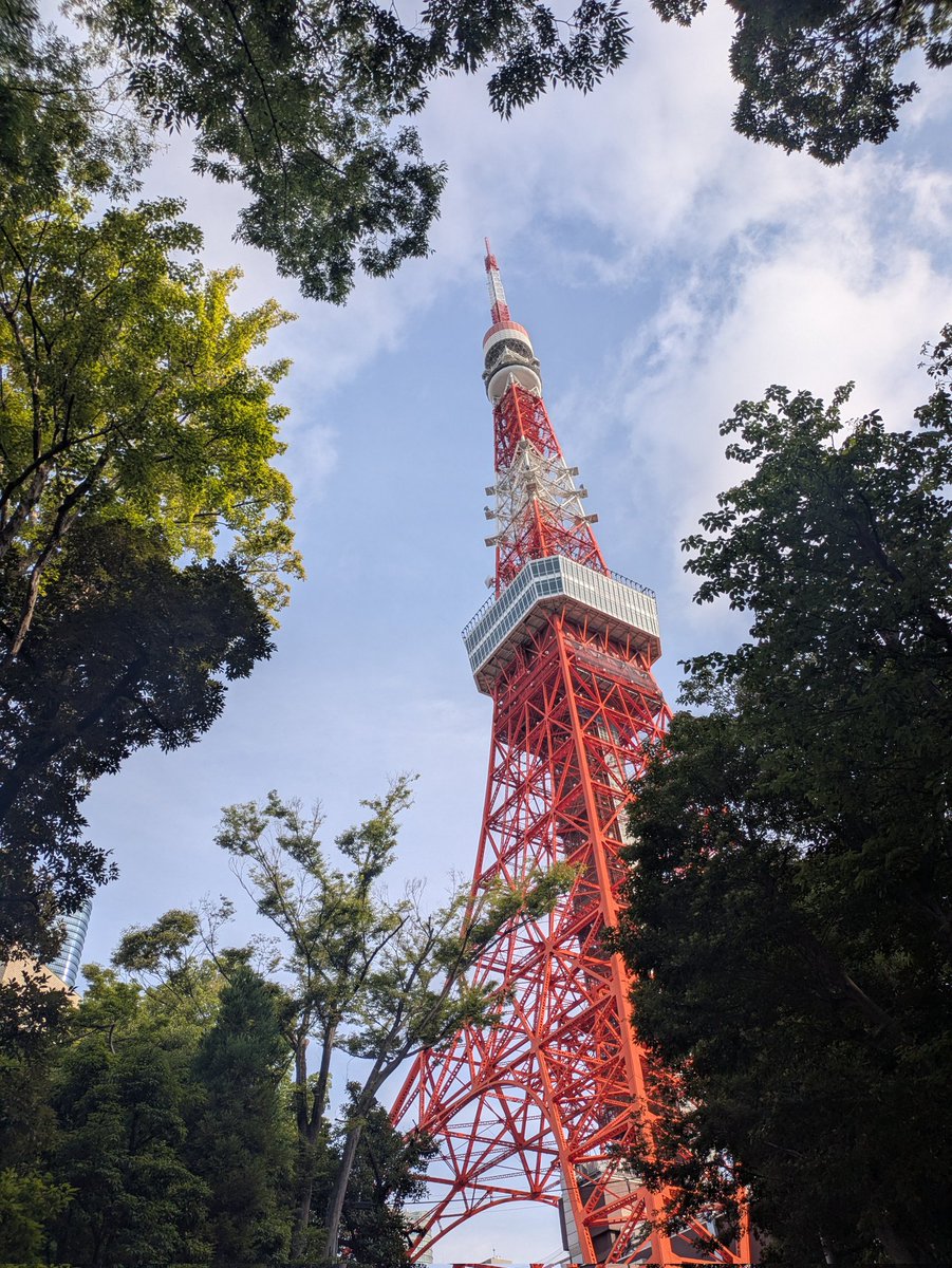 mayumii558851's tweet photo. 東京タワーの真下に行きました
やっぱり東京タワーはキレイでした
都内ドライブ楽しすぎる https://t.co/8HscJ5HKBe