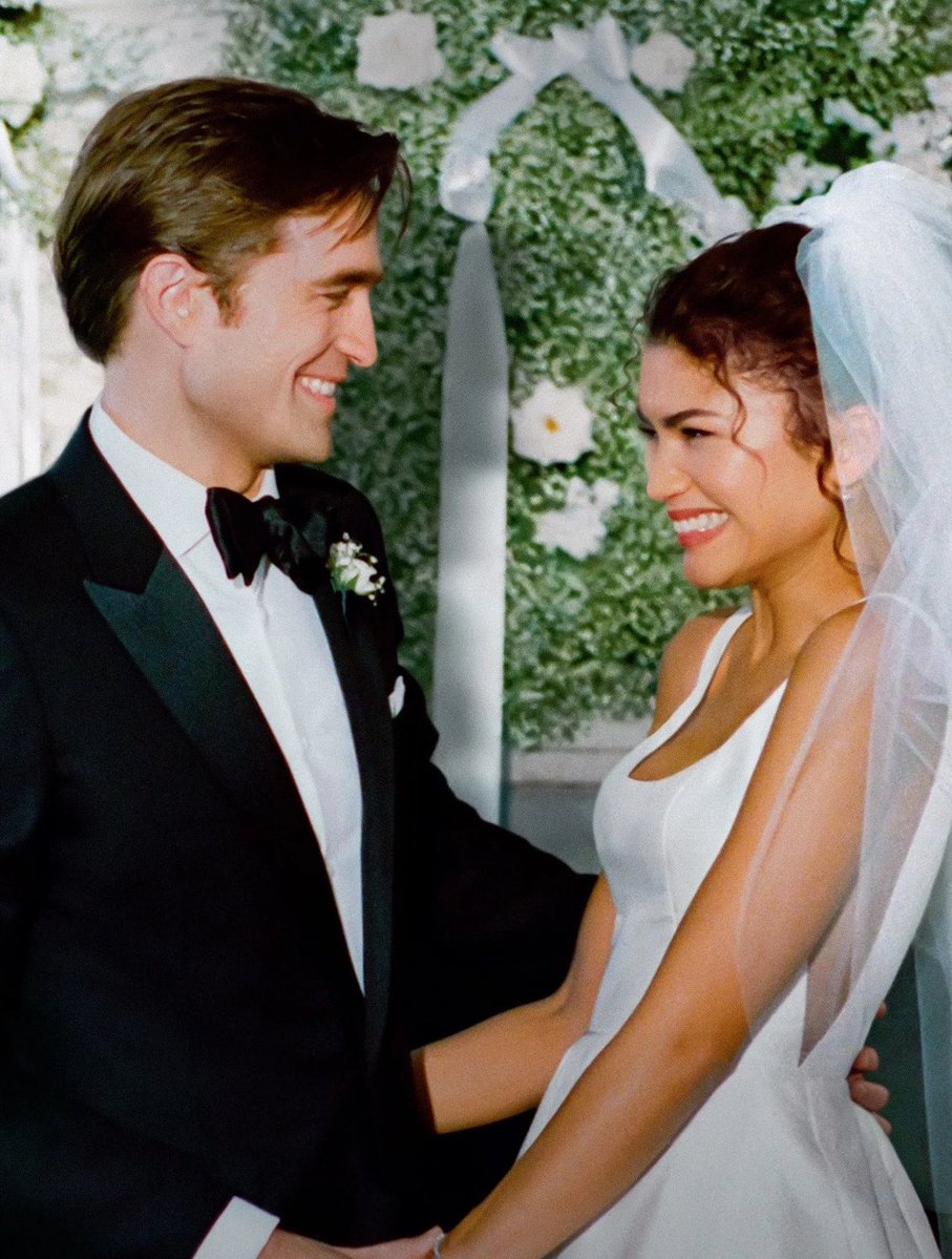 tracklist's tweet photo. Estrelado por Zendaya e Robert Pattinson, “O Drama” entrou no catálogo do Prime Video 💍 https://t.co/6vYOW5S9OG