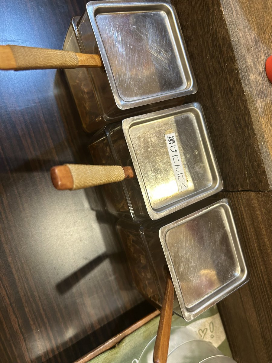 odo_ramen's tweet photo. 揚げニンニクあるのでご自由にどうぞ
給水機の近くに置いてあります https://t.co/ZbSq5E71Mo
