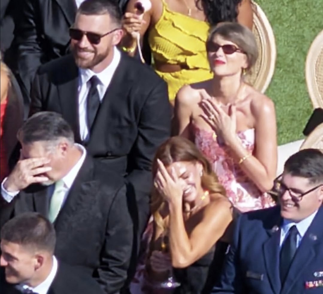 besttofswift's tweet photo. oh, this married couple ♡ https://t.co/UevmxLMyft