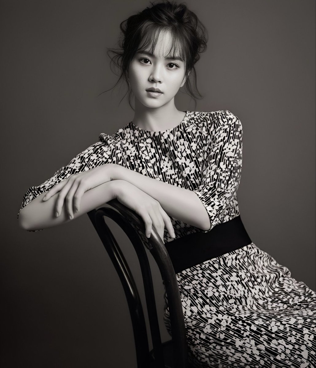 dedicatedfangr7's tweet photo. since Modup is officially starting to film soon i hope they stay true to the wardrobe and styling of the 60s/70s! ☎️📺

#KimSoHyun #김소현 
#キム・ソヒョン https://t.co/MUjUVD6cYt