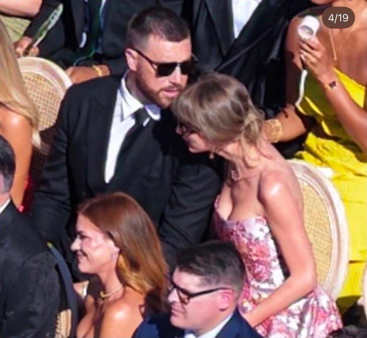 nodwmisensee's tweet photo. ELES ESTÃO CASADOS SABE MARIDO E MULHER 😭♥️ https://t.co/jEdIOkX9TG