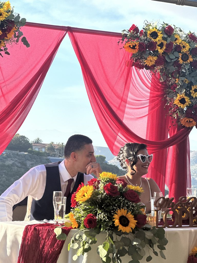 irondodger33's tweet photo. Bride &amp; groom. Lopez Familia https://t.co/lnYDQuBWJc