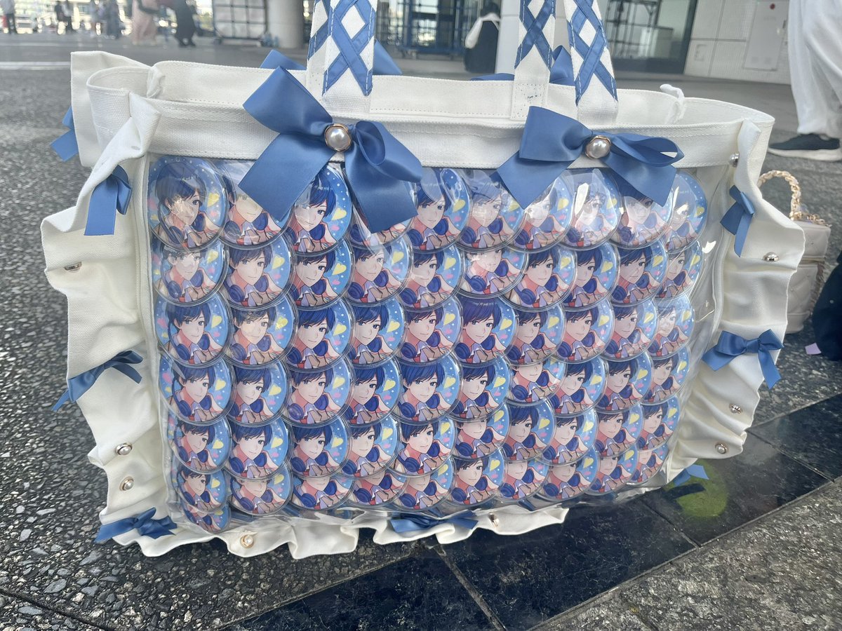 liyx__0's tweet photo. 部屋汚いけど今日これでいます https://t.co/QwWdIgcgKp