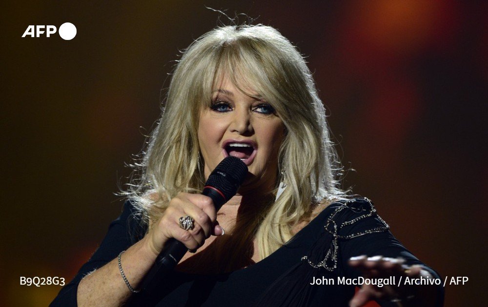 ReporteYa's tweet photo. #10Jul #Espectáculos 
La familia de la cantante británica Bonnie Tyler, conocida por su icónico éxito "Total Eclipse of the Heart", anunció su fallecimiento a los 75 años.

La artista murió de forma inesperada en un hospital de Portugal a causa de una enfermedad por la que recibía tratamiento - AFP.