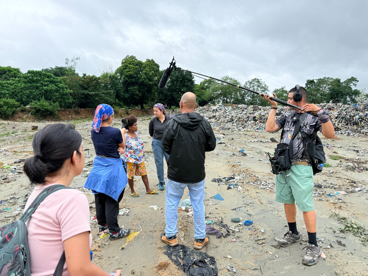 IWitnessGMA's tweet photo. PANIBAGONG DOKUMENTARYO ANG HANDOG NI KARA DAVID MAMAYANG GABI!

Abangan ‘yan sa pinakabagong dokumentaryo ni Kara David sa #IWitness, ang ‘Ibinasurang Paraiso,’ ngayong Sabado, 10:15 PM sa GMA Network. https://t.co/l6WMuJhJQ0