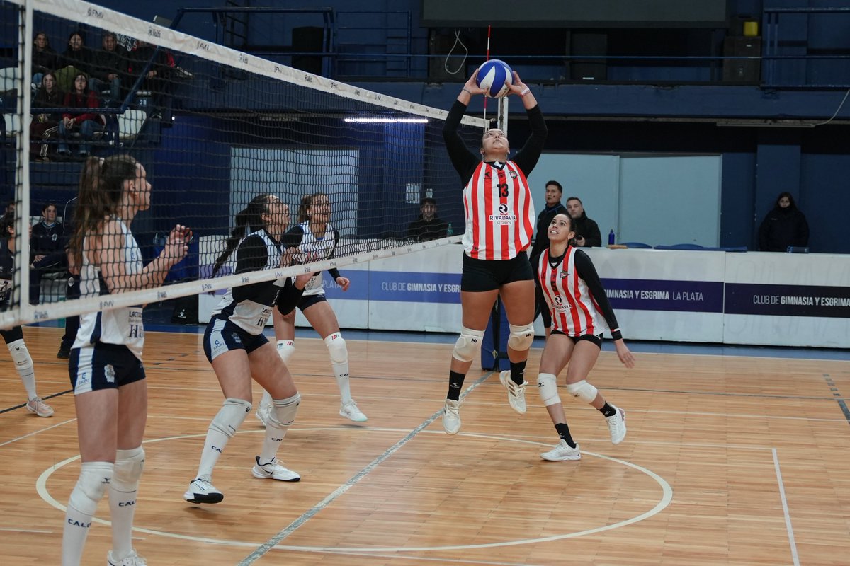 EdelpVoley's tweet photo. 🇦🇹🏐 Derrota contra Gimnasia y cierre de participación en la Copa Alcides Márquez 

Gimnasia 3 - Estudiantes 0
25-22, 25-14, 25-21

🔜 Torneo Oficial desde el 13/8

#VamosPincha https://t.co/tmCyrwrbd5