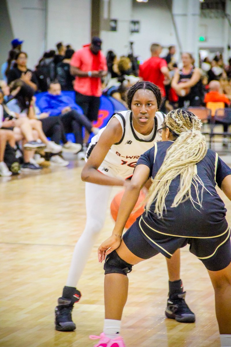 ChanningJ2027's tweet photo. Solid day 1 at @lp32_league Premier Showcase. Excited to see the competition ahead tomorrow. 
@TBWexposure #newbalance #lp32 #LadyP32 https://t.co/tNEU9V85NW